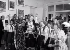 Директор Инна Теплова и жена президента США Ненси Рейган в 29-й спец.школе