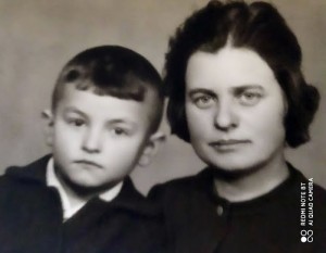 Старшая сестра Ия с сыном Игорем