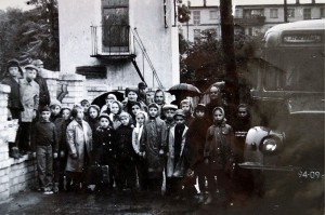 Во дворе школы №9. Черкесск. 1968 г.